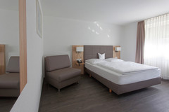 Hotel Hamann - Balingen - moderne Doppelzimmer mit Dusche & WC